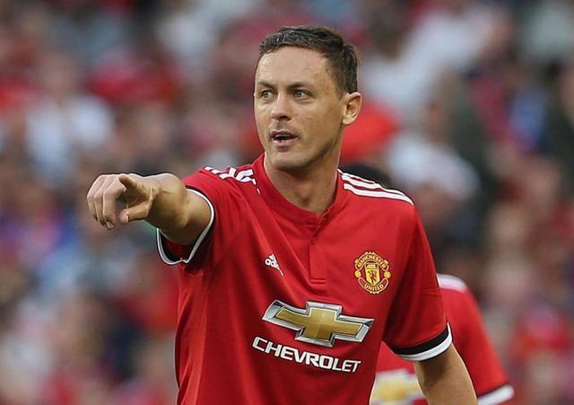 联球迷翘首 联球迷翘首