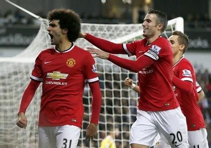 小罗身着崭 小罗身着崭